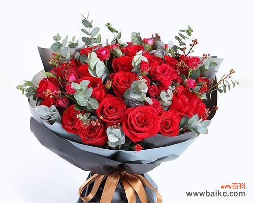 母亲节送玫瑰花有何深意?玫瑰花在母亲节的意义是什么?