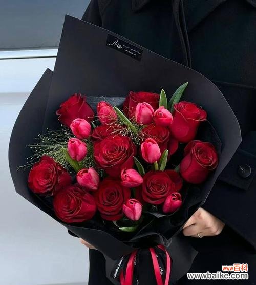 道具浪漫玫瑰花的花语是什么?玫瑰花在道具中代表什么?