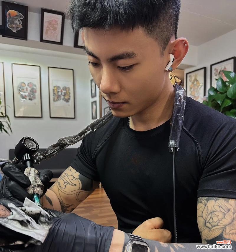 纹身花臂寓意平安发财?如何设计寓意吉祥的纹身花臂?