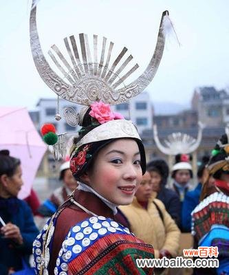 嘘花的传统意义是什么?嘘花在历史中扮演了什么角色?