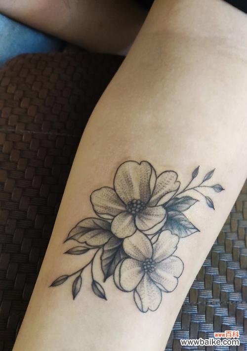 纹身中各种颜色花代表什么？它们的寓意有哪些？