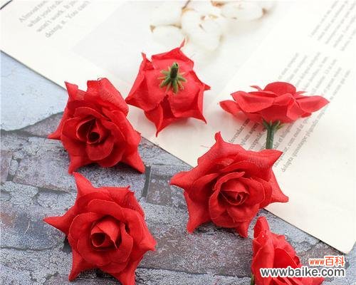 春节期间撒花有什么特别寓意?