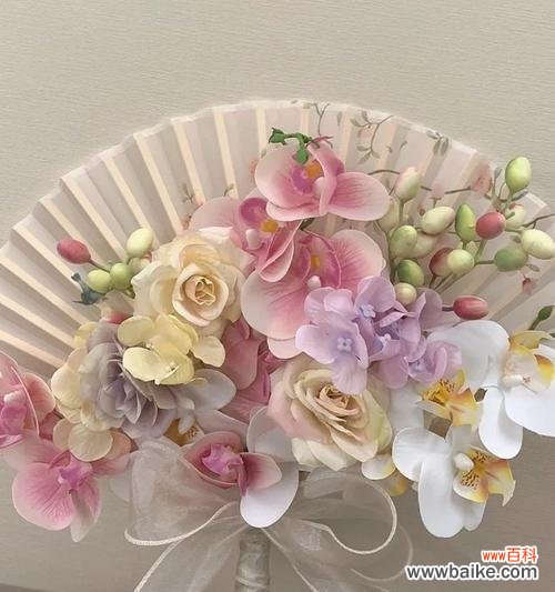 折扇扇子手捧花代表什么？扇子花束的寓意是什么？