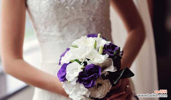 蓝色紫色捧花代表什么?捧花的寓意有哪些?