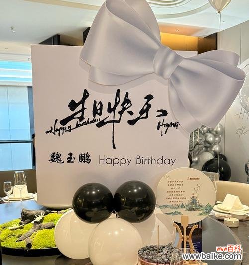 手捧玩偶花在生日的意义是什么？生日玩偶花的寓意是什么？