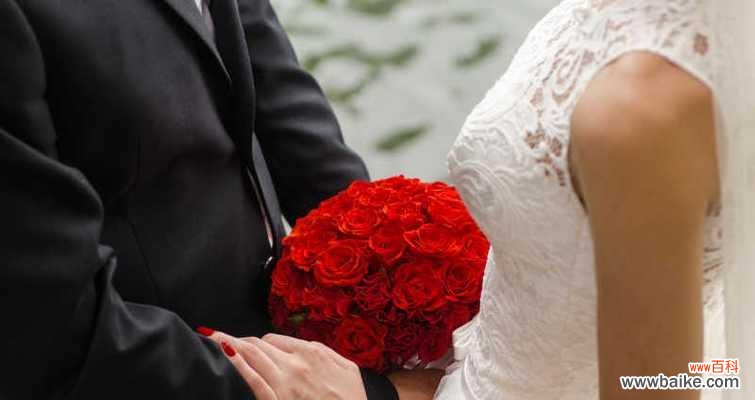 送戒指和手捧花分别代表什么?戒指与手捧花的寓意有何不同?