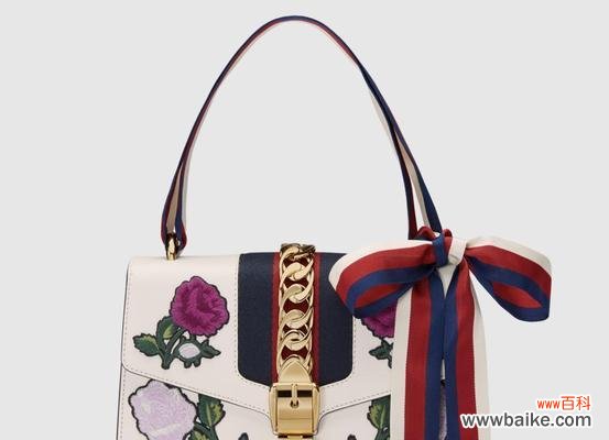 红白蓝三色花代表什么？三色花的含义是什么？