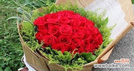 六朵玫瑰传递的情感和心意 六朵玫瑰花语