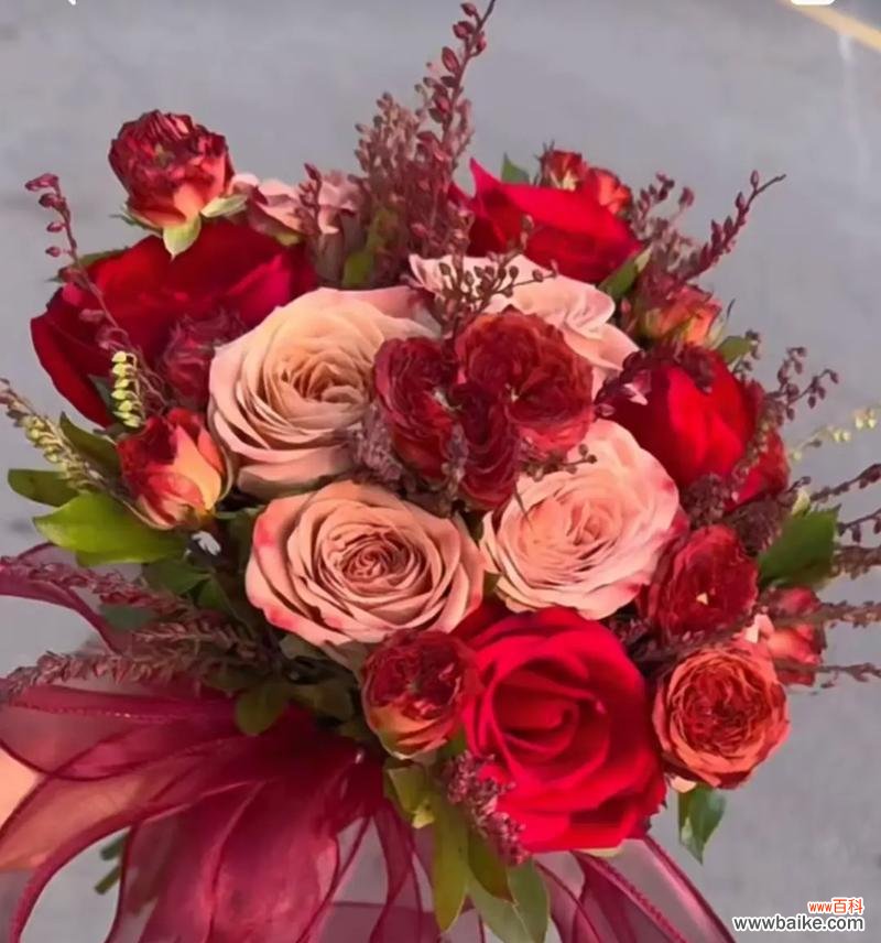 手捧花好运的寓意是什么?幸福手捧花包含哪些花?