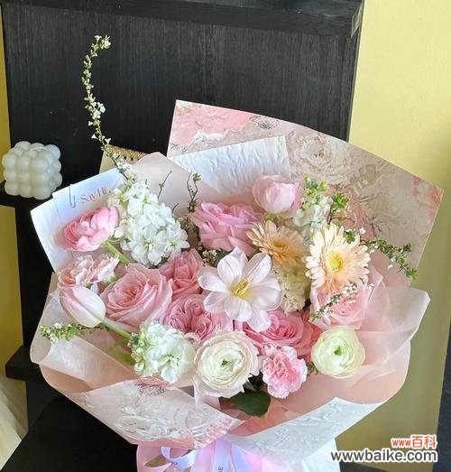 手捧花对每个人有何寓意?手捧花的意义是什么?