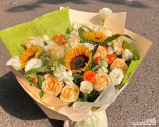 玫瑰花的五重象征 五朵玫瑰花的深意