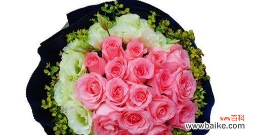 探究粉玫瑰在送礼中的象征意义与文化背景 送女孩子粉玫瑰的意义