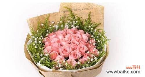 探究粉玫瑰在送礼中的象征意义与文化背景 送女孩子粉玫瑰的意义