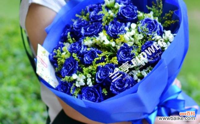 解读花束中的心意 以32朵玫瑰代表什么花语