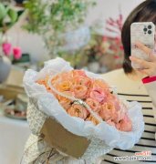 解读花束中的心意 以32朵玫瑰代表什么花语