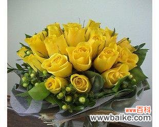 用黄玫瑰传达深情的艺术 19朵黄玫瑰的浪漫与含义