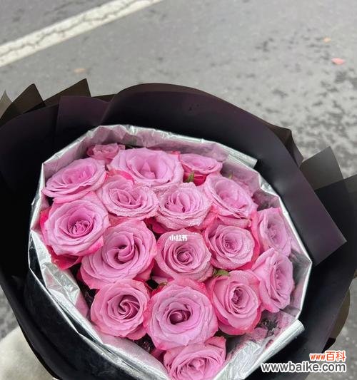 探寻花语中的浪漫情感之谜 深情告白——19朵玫瑰的含义