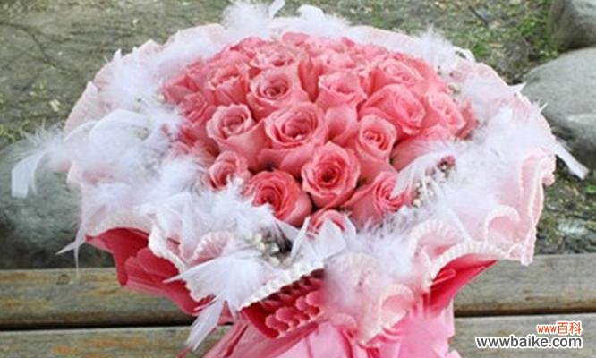 探寻花语中的浪漫情感之谜 深情告白——19朵玫瑰的含义