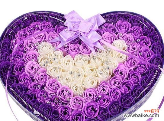 九朵玫瑰的深层含义与解读 探寻九朵玫瑰的花语奥秘