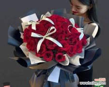 用花语诠释爱情的九十九朵玫瑰之美 九十九朵玫瑰