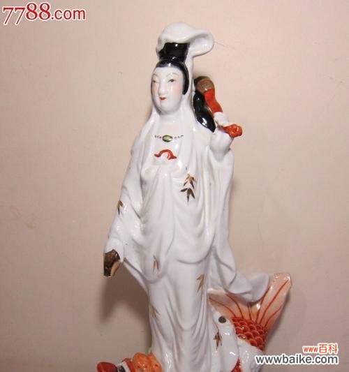 以滴水观音菩萨代表什么 滴水观音菩萨——佛教慈悲之象征