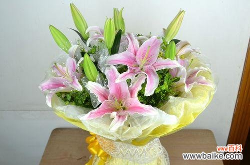 用花朵传递的情感与意义 色彩交织的花海