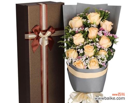 探寻玫瑰花在不同场合的象征意义 玫瑰花的含义与象征——15朵花的意义