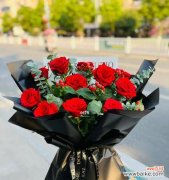 爱的象征 花开无言，芳华浓郁——以玫瑰花十一朵代表的意义