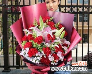 用康乃馨向母亲表达感激之情 以康乃馨代表母亲的伟大爱意