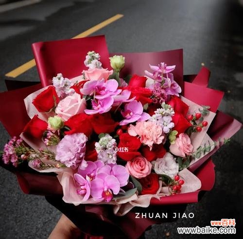 以花祝贺生日 用鲜花表达生日快乐