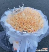 探寻19朵香槟玫瑰的花语与意义 19朵香槟玫瑰花语的浪漫之意