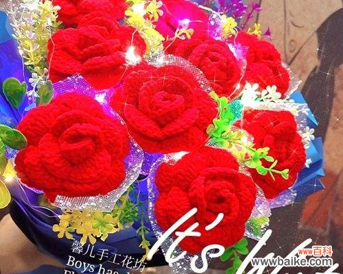 解析九朵玫瑰花所代表的情感与意义 九朵玫瑰花的象征意义及寓意