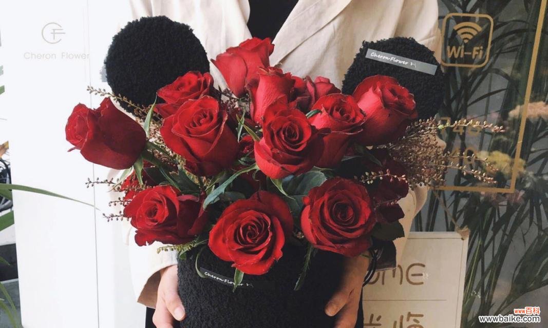 深情厚意的花束 19朵玫瑰花的寓意——浪漫爱情的象征