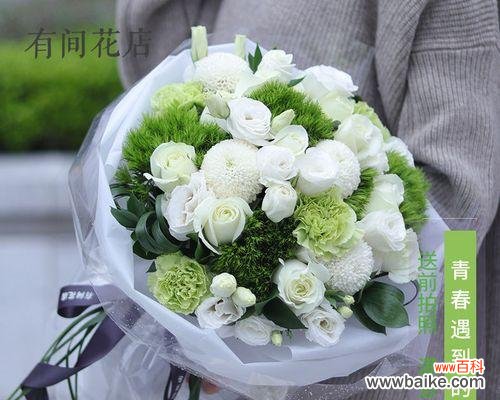 用花语传递心意 送人白玫瑰的含义