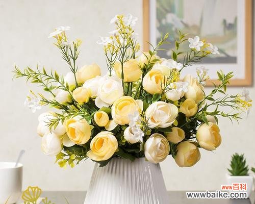 美好情绪点缀餐桌鲜花增添食欲 餐桌上放花的寓意与选择技巧