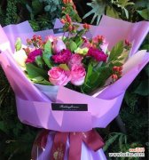 以紫色康乃馨传递心意的真谛 紫色康乃馨的花语