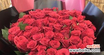 送玫瑰花是一种怎样的表达方式 玫瑰花的象征意义及送花的文化习俗